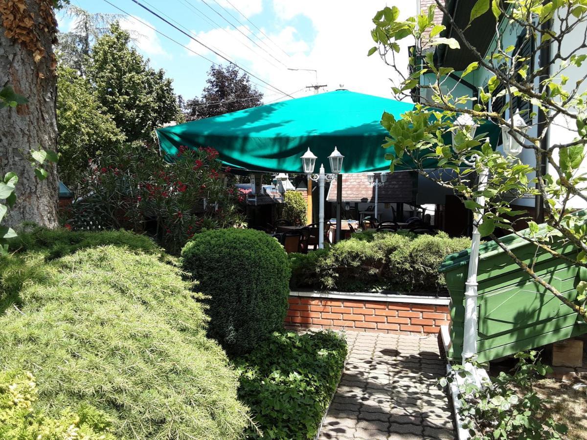 St Hubertus Panzio Bed & Breakfast Hévíz Екстериор снимка